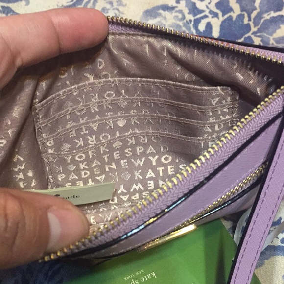 Kate Spade Tinie Wristlet. NWT - Picture 3 of 4